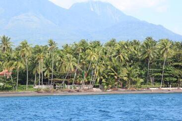 هتل Wellbeach Dive Resort