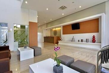 Whiz Hotel Pemuda Semarang