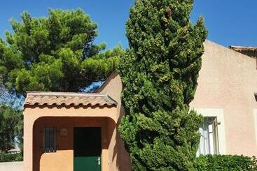 اقامتگاه Résidence L Oustal Des Mers
