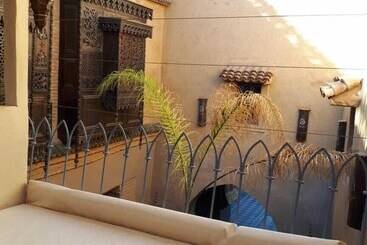 Riad Dar Dzahra