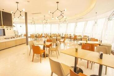 هتل City Comfort Inn Nantong Qidong Renmin Zhong Road Xingfudao