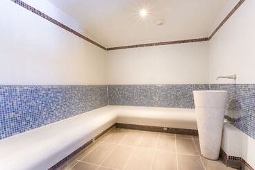 هتل Hôtel Club Mmv Les 2 Domaines