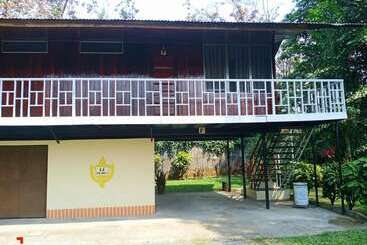 هتل La Colonia