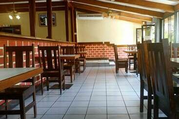 هتل La Colonia