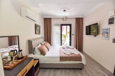 هتل Mykonut Boutique Suites