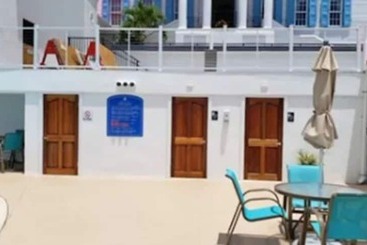 هتل Pirates Pension At Bluebeard S Castle