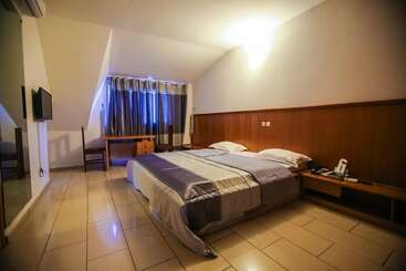 هتل Complexe Hôtelier Akparo
