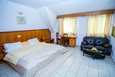 هتل Complexe Hôtelier Akparo