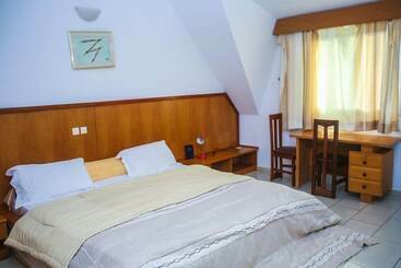 هتل Complexe Hôtelier Akparo