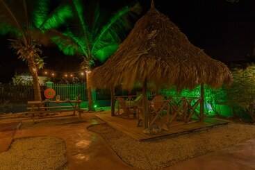 هتل Blachi Koko Apartments Bonaire