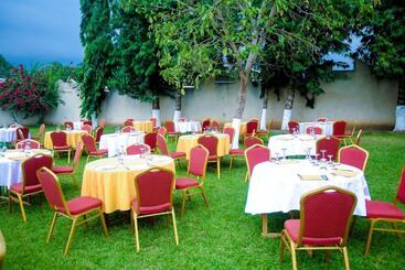 هتل Complexe Hôtelier Akparo