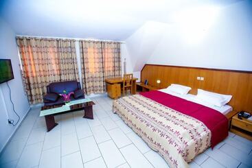 هتل Complexe Hôtelier Akparo
