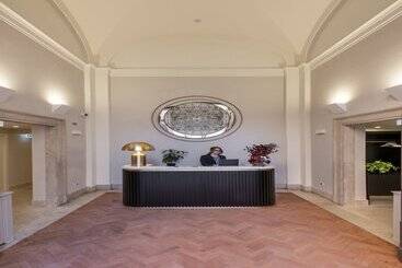 هتل H10 Palazzo Galla