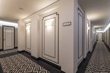 هتل H10 Palazzo Galla