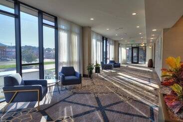 هتل Holiday Inn & Suites Pigeon Forge Convention Center, An Ihg
