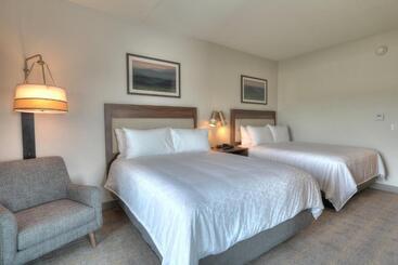 هتل Holiday Inn & Suites Pigeon Forge Convention Center, An Ihg