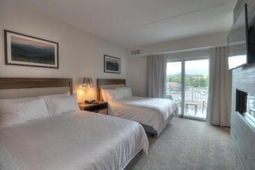 هتل Holiday Inn & Suites Pigeon Forge Convention Center, An Ihg