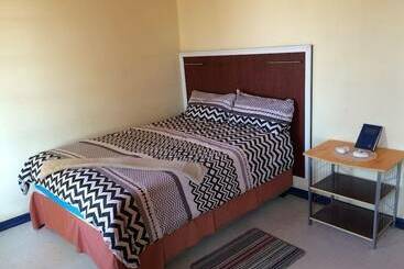 پانسیون P Wake Guesthouse