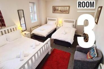 هاستل Rooms On The High Street