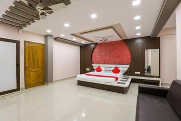 هتل Collection O Shree Dhoramnath