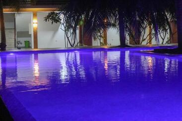 هتل Reddalf S Holiday Resorts