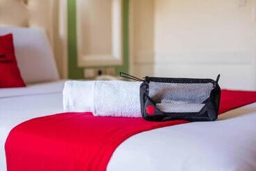 هتل Reddoorz @ Eros Travellers Pensione
