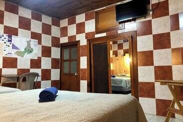 پانسیون Hostal Choja