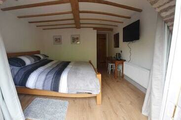Swan House Tea Room And Bed & Breakfast