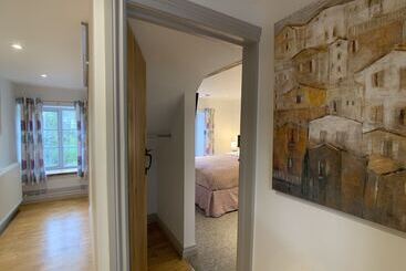 Swan House Tea Room And Bed & Breakfast