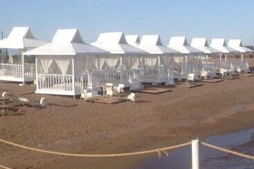 Grand Niki Hotel & Spa