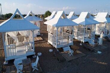 Grand Niki Hotel & Spa