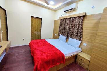 هتل Family Inn Foreign Guest Only