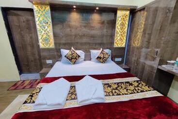 هتل Family Inn Foreign Guest Only
