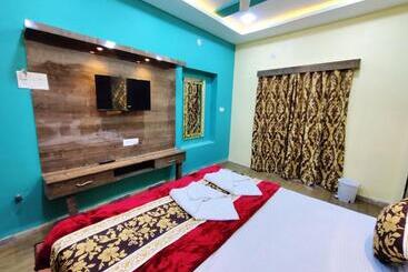 هتل Family Inn Foreign Guest Only