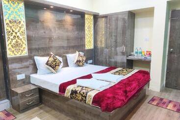 هتل Family Inn Foreign Guest Only