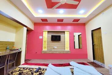 هتل Family Inn Foreign Guest Only