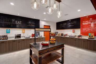 هتل Hampton Inn & Suites Ontario Rancho Cucamonga