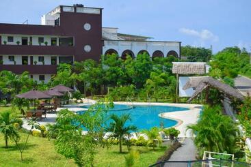 هتل White Peacock Resort Mtwapa