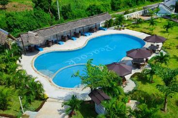 هتل White Peacock Resort Mtwapa