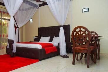 هتل White Peacock Resort Mtwapa