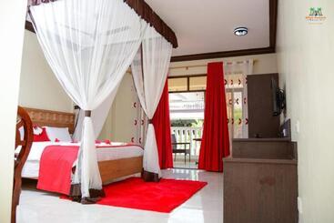 هتل White Peacock Resort Mtwapa