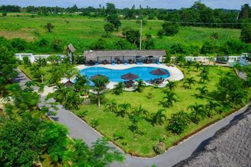 هتل White Peacock Resort Mtwapa