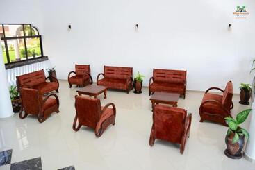 هتل White Peacock Resort Mtwapa