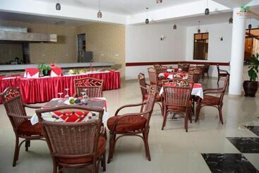 هتل White Peacock Resort Mtwapa