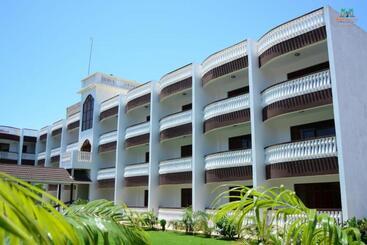 هتل White Peacock Resort Mtwapa