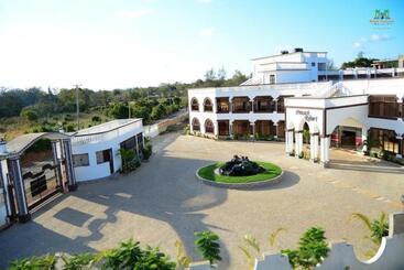 هتل White Peacock Resort Mtwapa