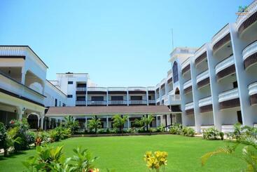 هتل White Peacock Resort Mtwapa