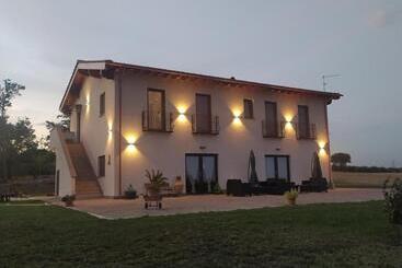 پانسیون Agriturismo Casale Lisalola
