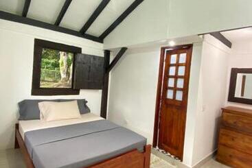 پانسیون Hostal Portal Del Sol