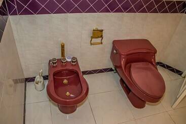 پانسیون The Whytehouse Villa
